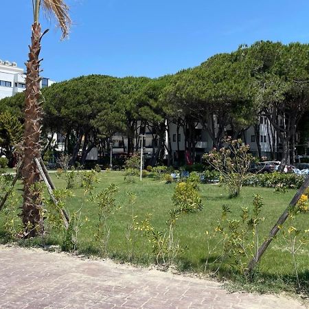 Family Beach 100 Square Metres Apartment Golem  Exterior photo