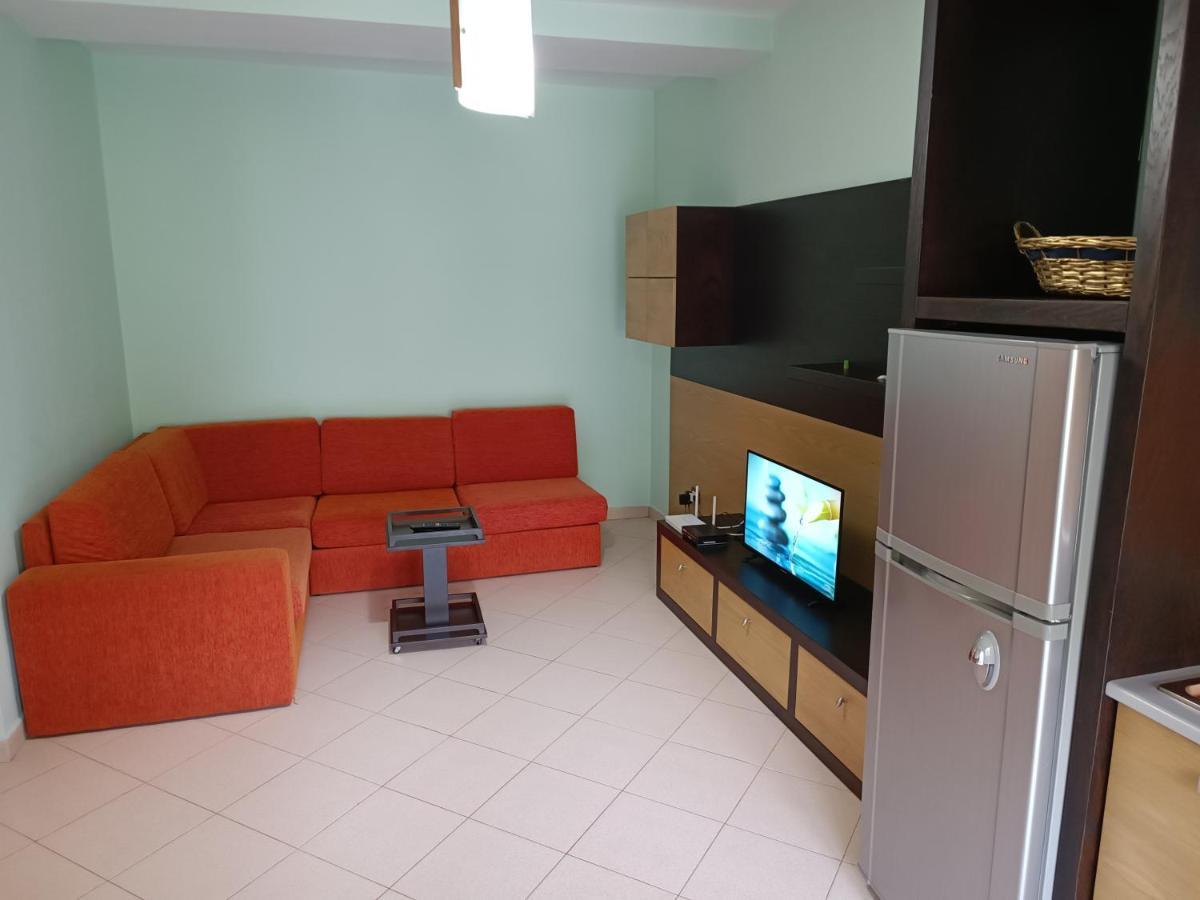 Family Beach 100 Square Metres Apartment Golem  Exterior photo
